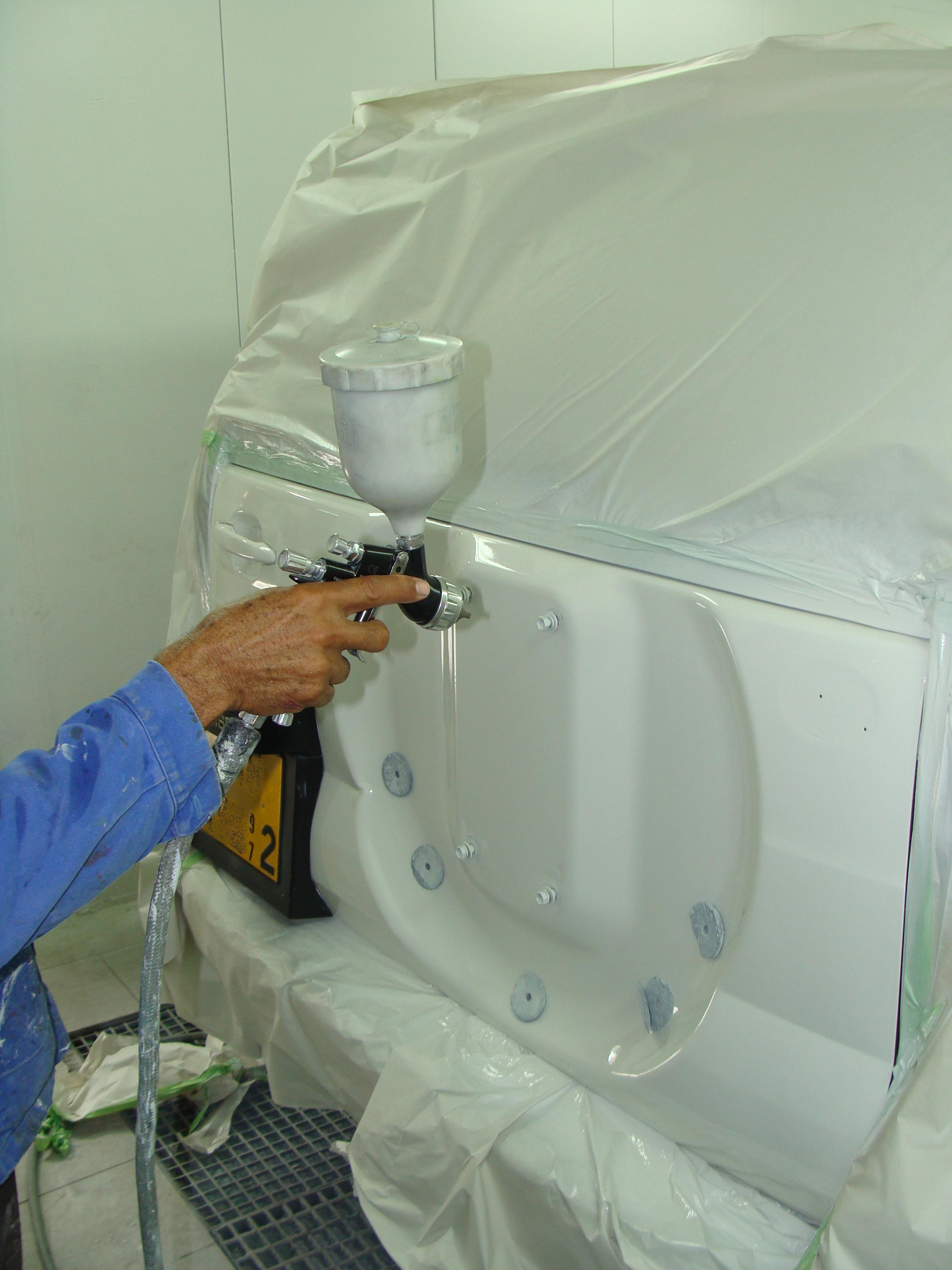 Travaux de peinture, photo publiée par le garage